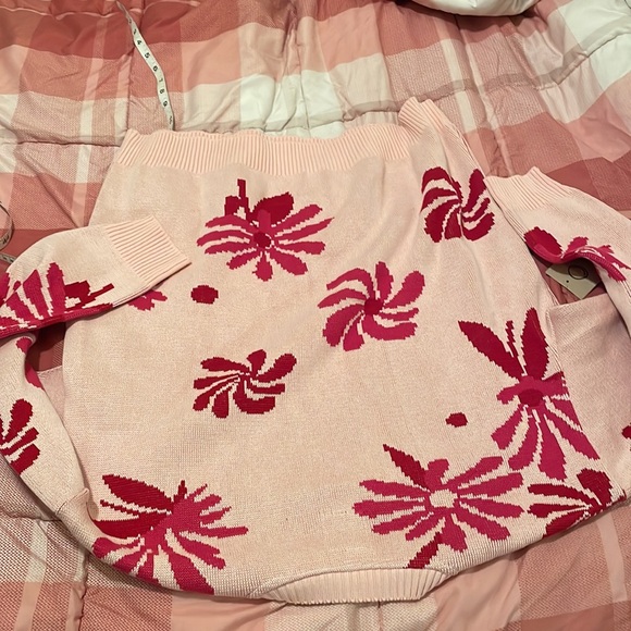 Pink flower pullover sweater- $25 when bundled - Picture 8 of 9